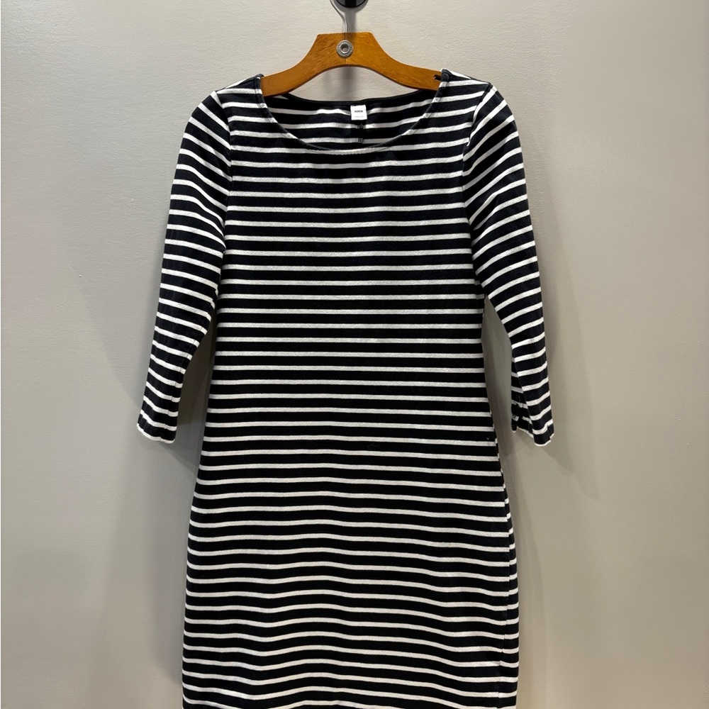 Old Navy Black and White Long Sleeve Dress